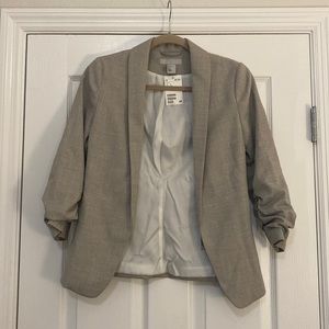 H&M cropped sleeve blazer